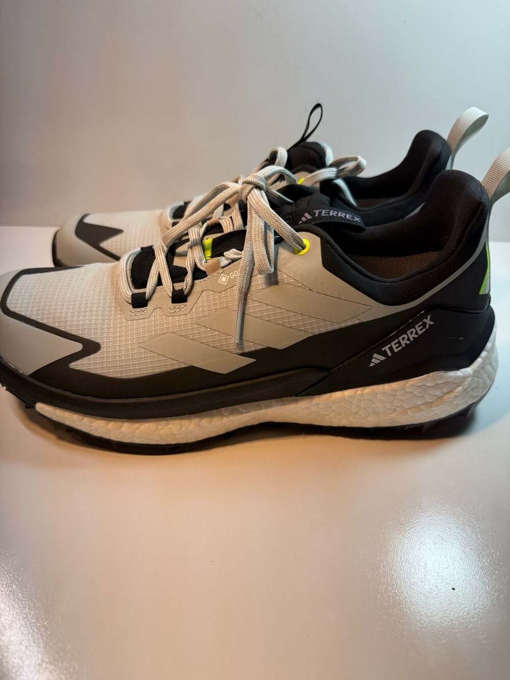 Adidas Terrex Free Hiker 2.0 Low GORE-TEX
'Wonder Silver Lemon' IG5461